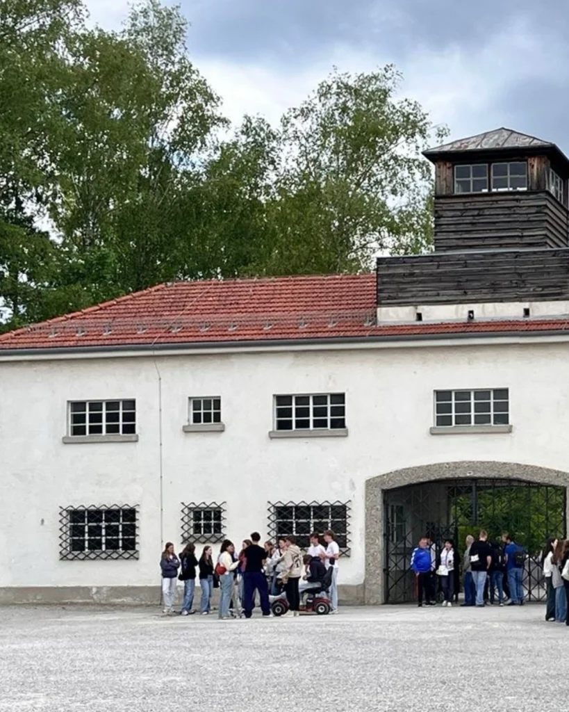 G10abcd auf Spurensuche: Studienfahrt nach Nürnberg und Dachau GSD s3XMPXmMSjXLJ5jo5i7Fb4S2R