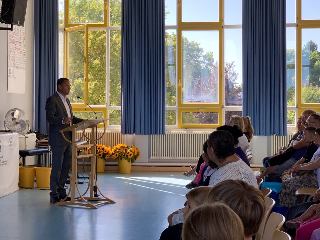 Einschulungsfeier der neuen fünften Klassen GSD FOmlYJnpEsMjT2HVwOXIIAQbB