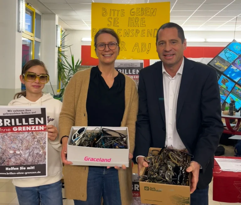 Brillensammelaktion: G7c sammelt rund 2000 Brillen und erinnert an 77 Jahre Menschenrechte GSD VmjEkCVy857yLABP7rSkuxwlg