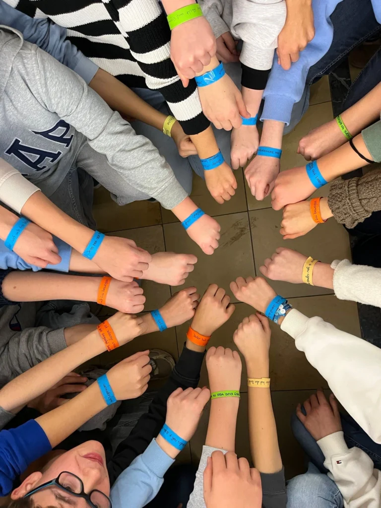 Brillensammelaktion: G7c sammelt rund 2000 Brillen und erinnert an 77 Jahre Menschenrechte GSD YHujP1KHwkqnu8mKVbdsKYkqD