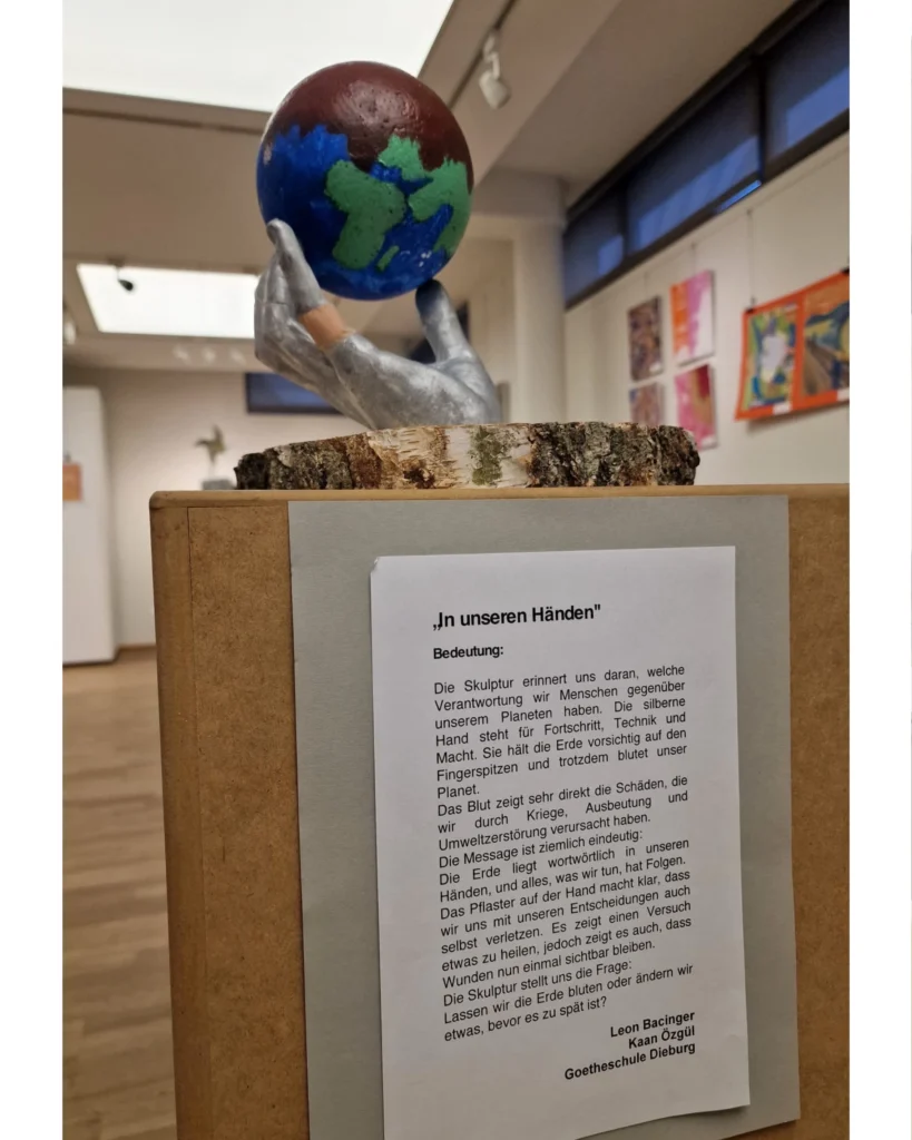 Kunstausstellung „Was bewegt“ im Museum Schloss Fechenbach GSD crSGsypEhQWs3RoaK7FwjtliL