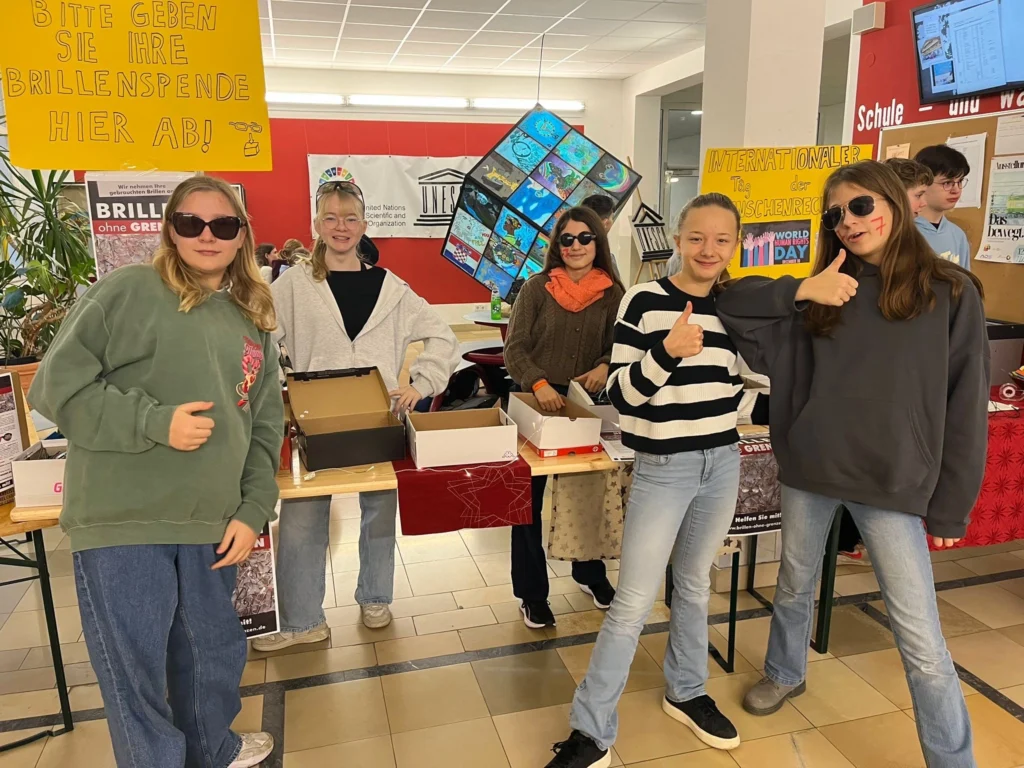 Brillensammelaktion: G7c sammelt rund 2000 Brillen und erinnert an 77 Jahre Menschenrechte GSD diwSCfi8BsNJ051oP9mLbFyHM