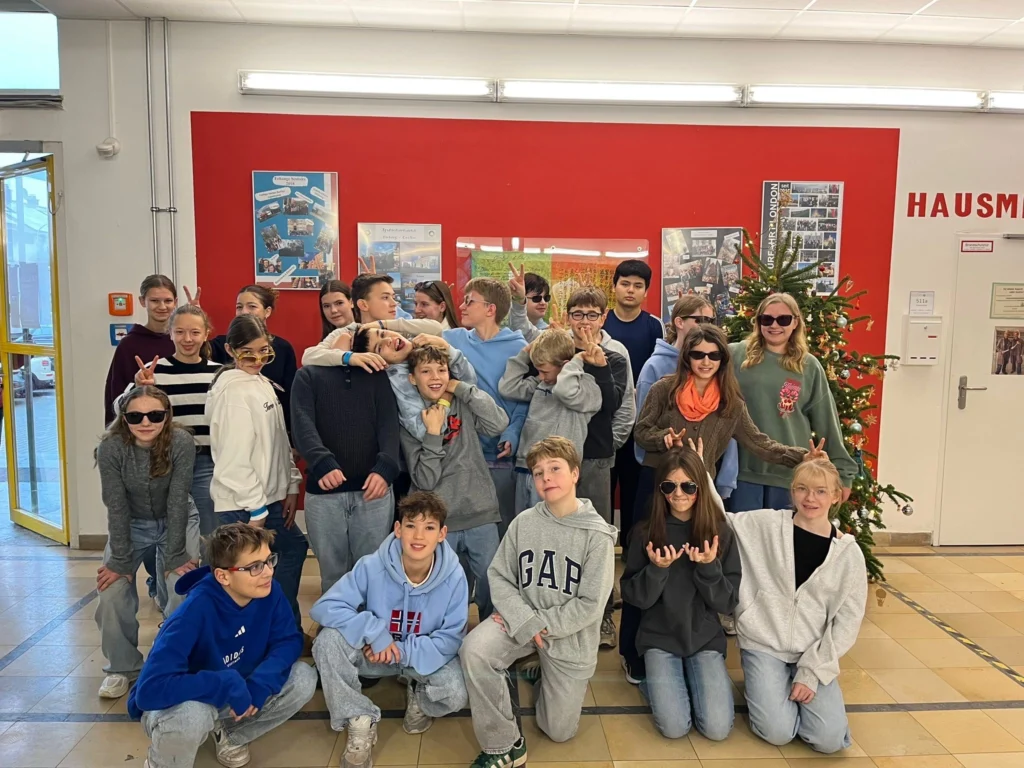 Brillensammelaktion: G7c sammelt rund 2000 Brillen und erinnert an 77 Jahre Menschenrechte GSD kuSzxKSAowBLVV7HtTeIVKvbr