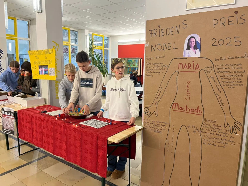 Brillensammelaktion: G7c sammelt rund 2000 Brillen und erinnert an 77 Jahre Menschenrechte GSD q0JhRRAqUKAk2FlgYJiJF7zVX