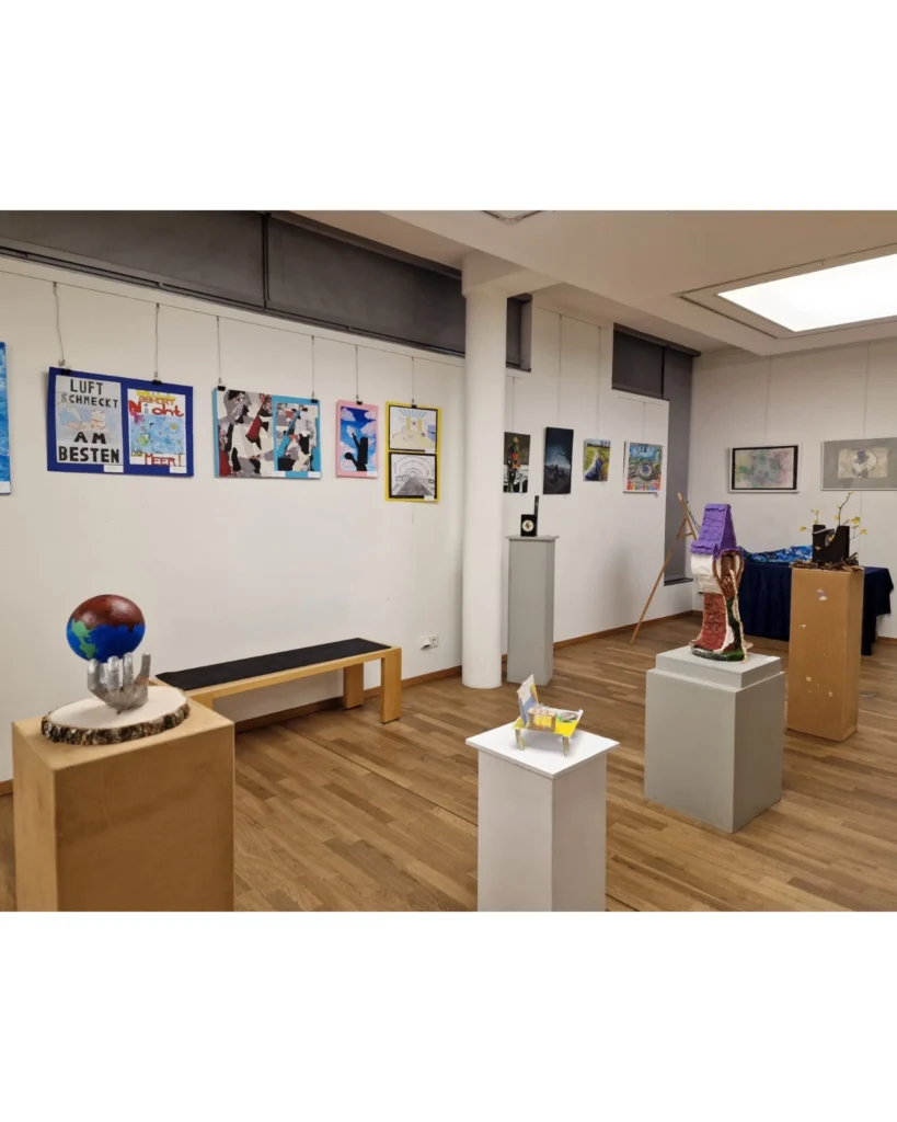 Kunstausstellung „Was bewegt“ im Museum Schloss Fechenbach GSD rsbMzqYgtnft66Bj6PqHJsDW2