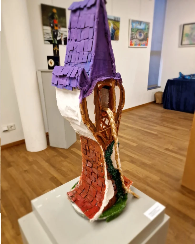 Kunstausstellung „Was bewegt“ im Museum Schloss Fechenbach GSD u0sNxPRbhwSHNuLJR6B18b9Cv