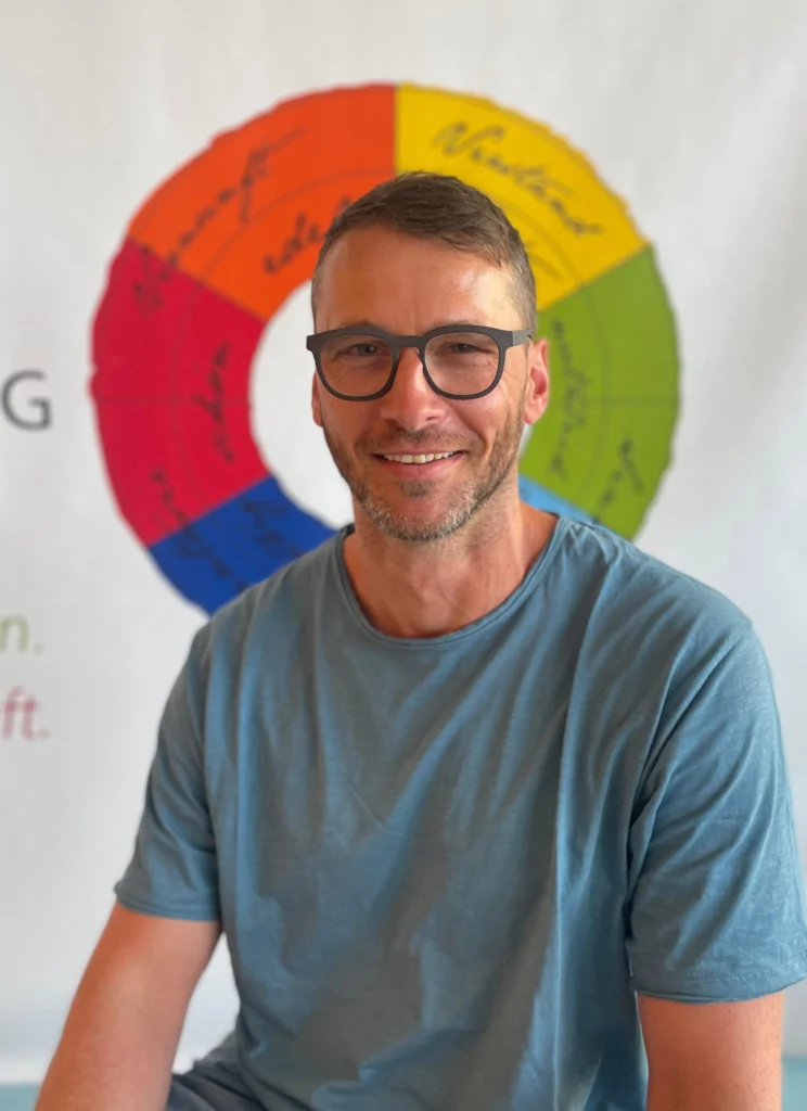 Herr Stenger, Leiter des Gymnasialzweiges