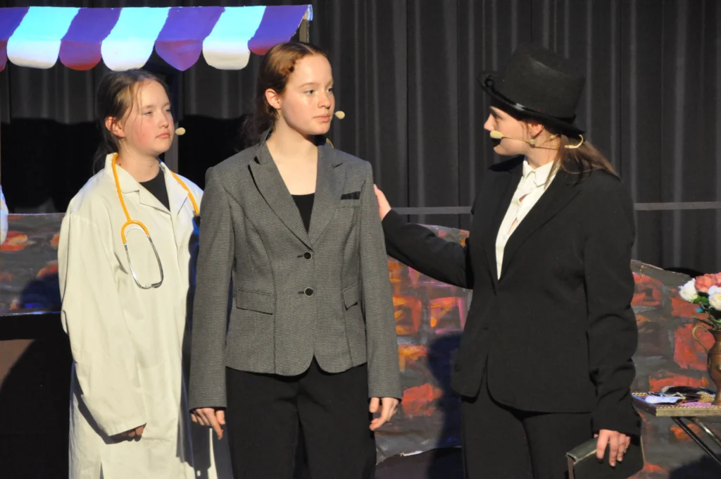 Standing Ovations für „Oliver!“: Erfolgreiche Musicalreihe an der Goetheschule endet mit emotionalem Finale GSD YNcyxWE4QuhZqdYG1bfbmlWxW