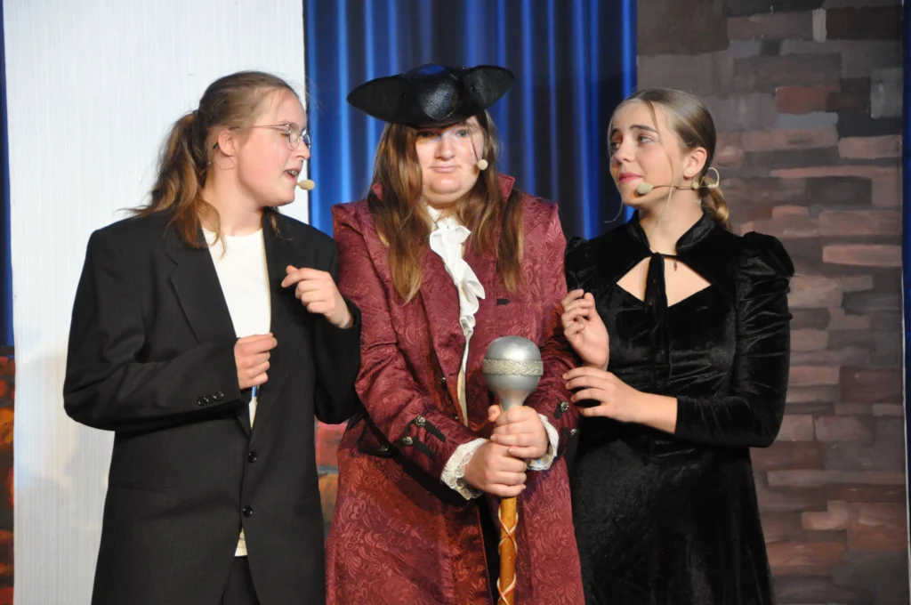 Standing Ovations für „Oliver!“: Erfolgreiche Musicalreihe an der Goetheschule endet mit emotionalem Finale GSD bxcklDg6CbDac5Dj5AJV440yC