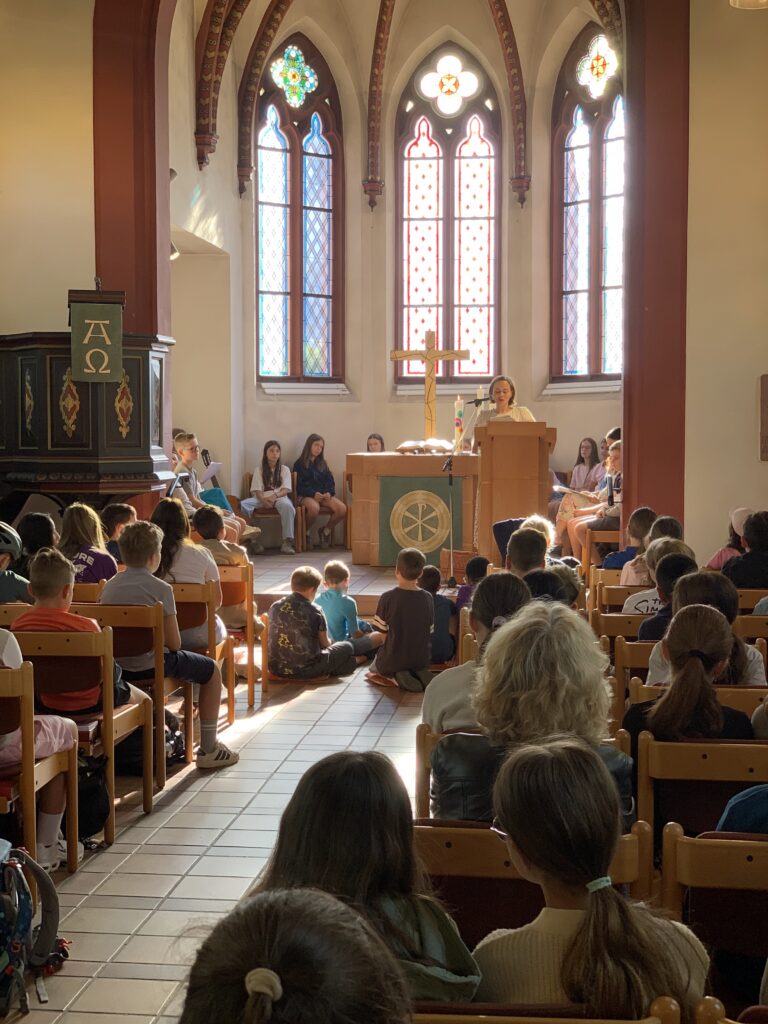 „Du bist wertvoll“ – Ökumenischer Einschulungsgottesdienst zum neuen Schuljahr GSD 3XlwP7iI92HQbft420gVNzSeT