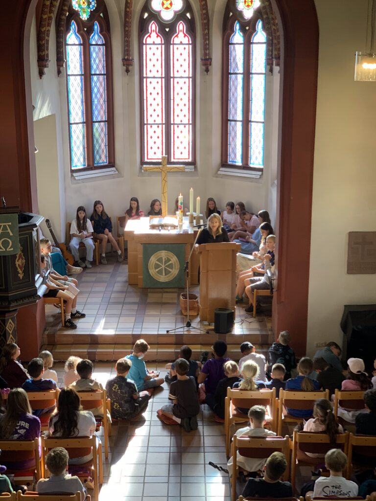 „Du bist wertvoll“ – Ökumenischer Einschulungsgottesdienst zum neuen Schuljahr GSD ReE1bQWfR8oDeuJ1HOamRJFD8